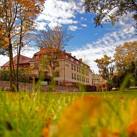 Hotel I Restauracja "Pod Orlem" Kartuzy Exterior foto